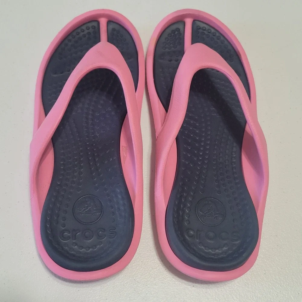 Crocs Athens Flip Flops Pink Navy Blue Women 8 Men 6 Thong Sandals - Picture 3 of 8
